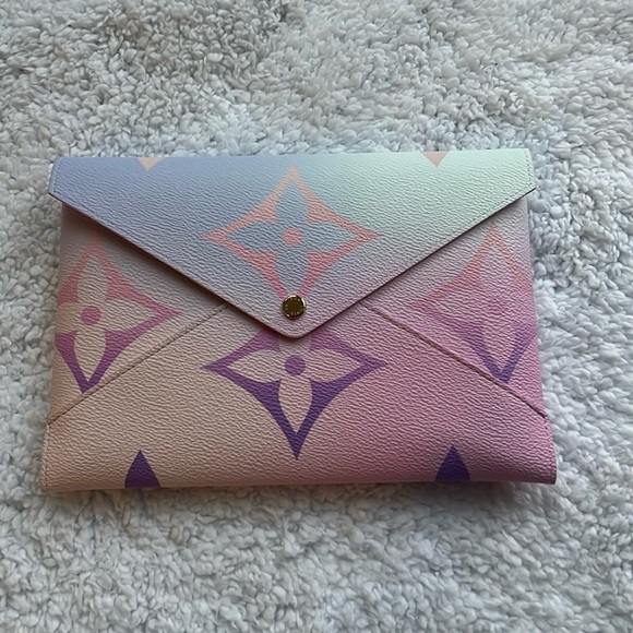 Louis Vuitton Spring in the city Monogram Sunrise Kirigami pochette GM - Picture 1 of 4